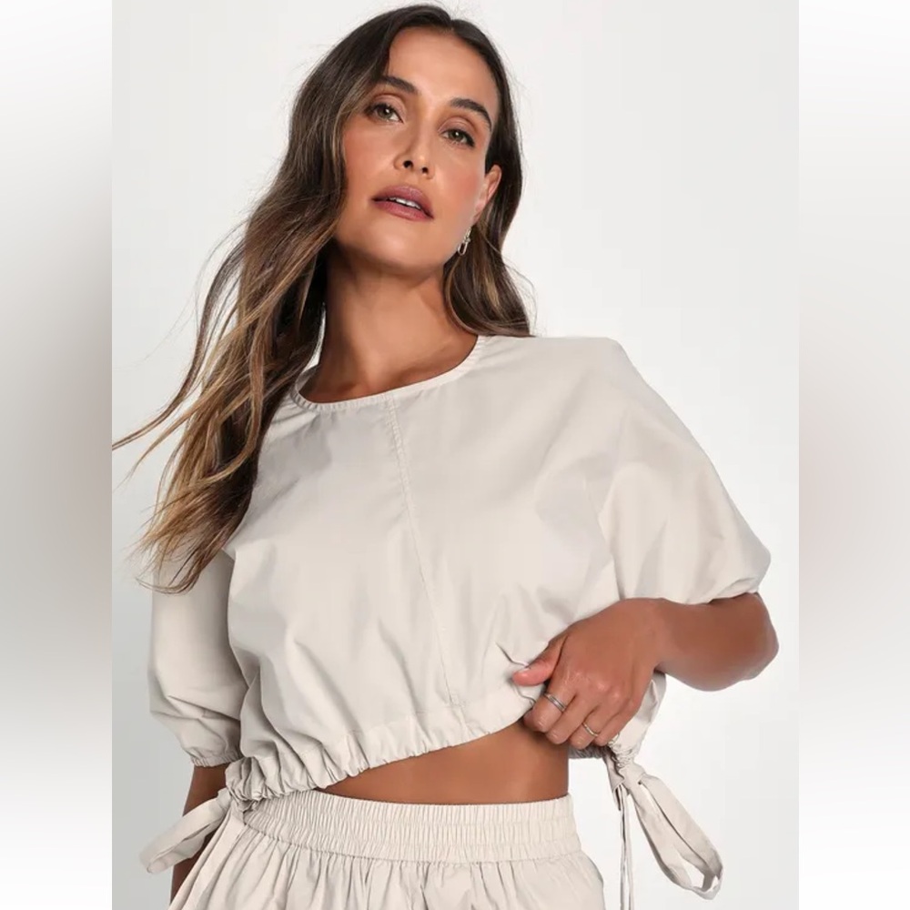 Lulu’s Short Sleeve Drawstring Crop Top - Picture 2 of 5